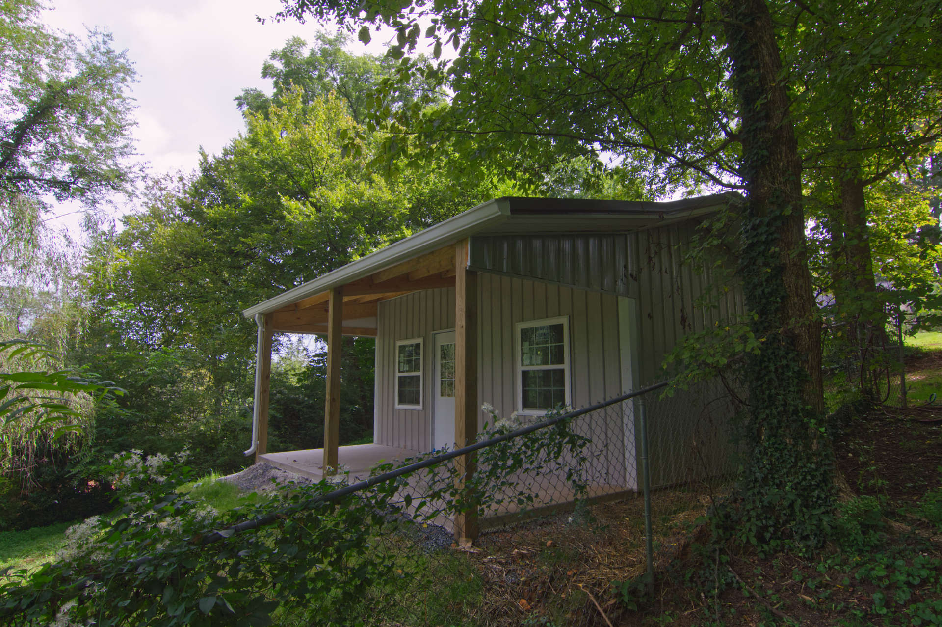 White Construction - small post frame shed - outside corner White Construction - small post frame shed - outside corner